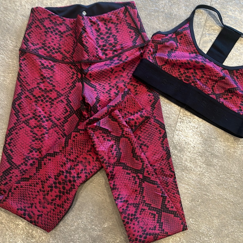 Noli Red and Black Snake Print Leggings